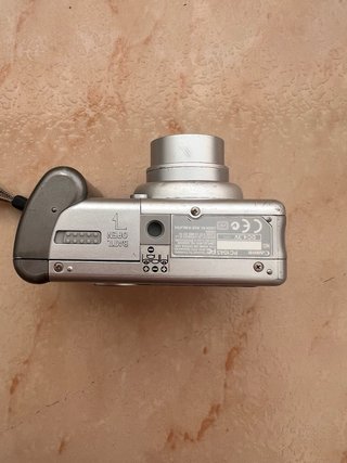 Canon PowerShot A70 + Tarjeta CF | Digicam Y2K