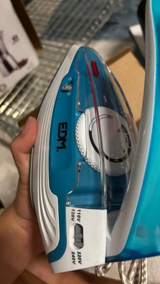 Plancha de viaje EDM 900-1100W