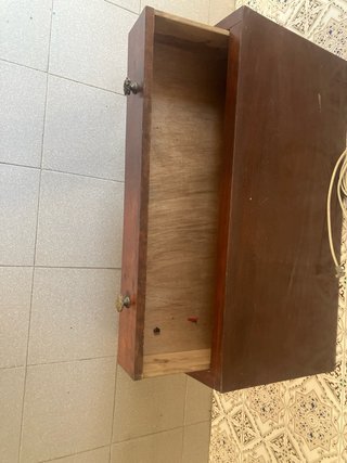 Cómoda antigua de madera