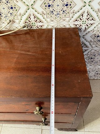 Cómoda antigua de madera