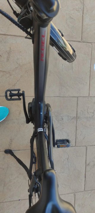 Bicicleta BH Rebel Eléctrica Paseo Negra