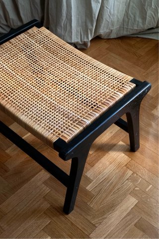 Banco de mimbre y madera