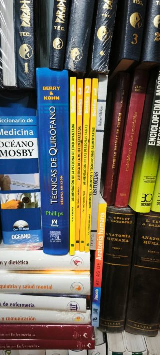 lote de libros de medicina y enfermería