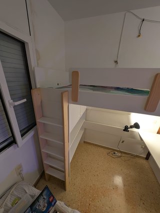 Cama litera infantil con escritorio y armario