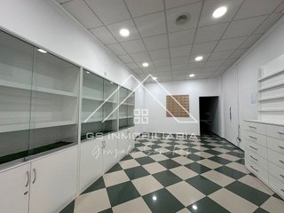 Local comercial en alquiler en Centro en Lucena