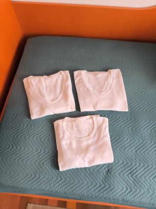 Talla L. 3 Camisetas Interiores Blancas Chico