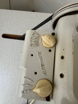 Máquina de coser Refrey 427