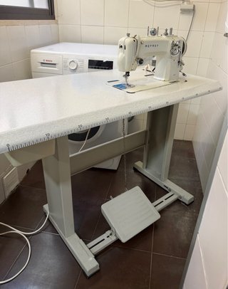 Máquina de coser Refrey 427