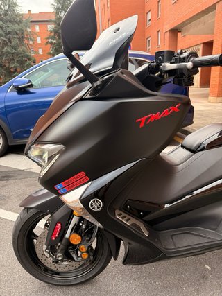 Yamaha TMAX Negra