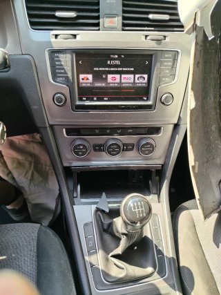 Volkswagen Golf 2015 (golpe frontal)