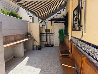 Casa adosada en alquiler en La Siesta - El Salado - Torreta en Torrevieja