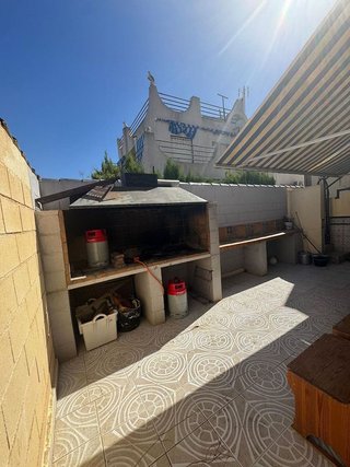 Casa adosada en alquiler en La Siesta - El Salado - Torreta en Torrevieja