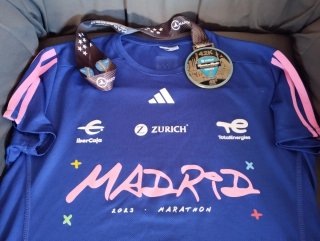 Medalla y Camiseta Maratón Madrid 2023