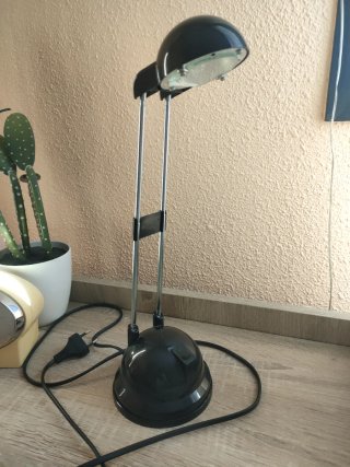 Lámpara de escritorio Ikea negra