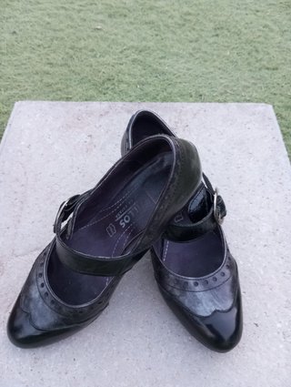 Zapatos de tacón de piel negros Pitillos talla 35