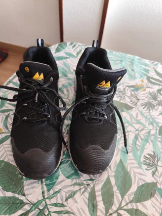 Zapatos de seguridad número 44