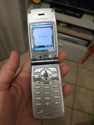 Cellulare Sony Ericsson Z1010 grigio con scatola