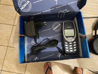 Nokia 3310 blu con scatola e caricatore