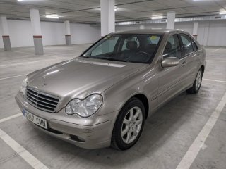 Mercedes-Benz Clase C 2004