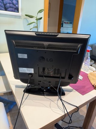 LG TV 22 Negra