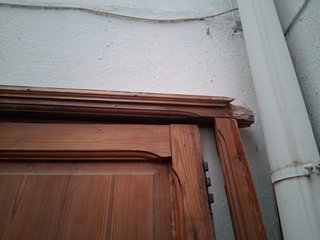 Puerta doble de madera mobila vieja