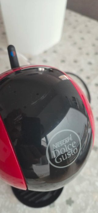 Cafetera Dolce Gusto Roja