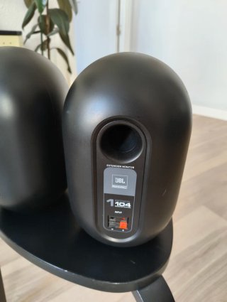 Monitores de estudio JBL 104