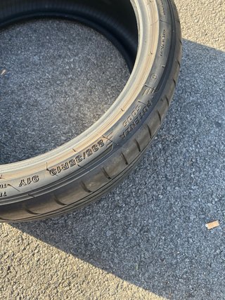 Neumático Bridgestone 235/35R19