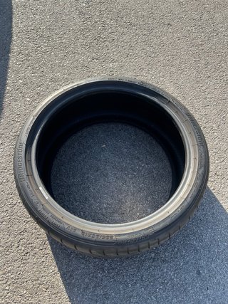 Neumático Bridgestone 235/35R19