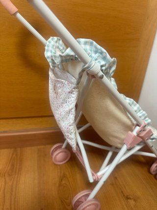 Carrito de muñecas casi nuevo