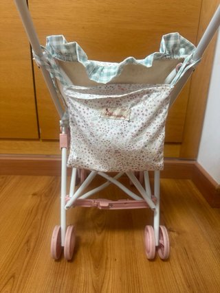 Carrito de muñecas casi nuevo