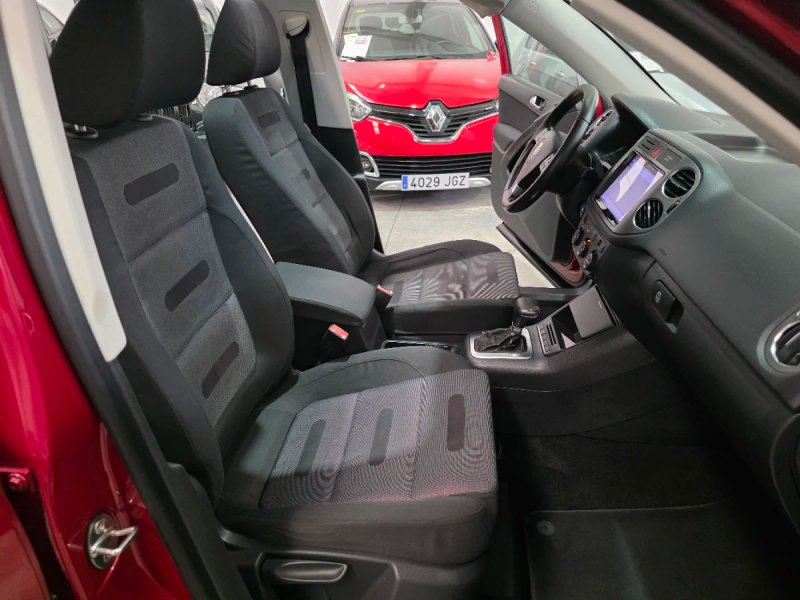 Volkswagen Tiguan 2.0 TDI +Motion Tip. 2009, foto 12