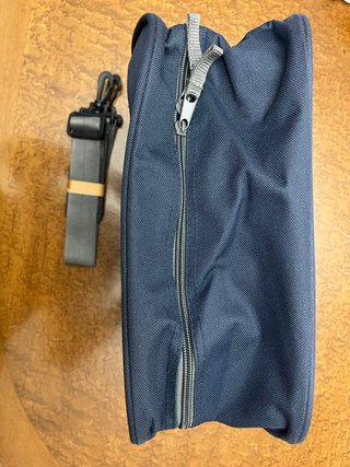 Bolsa/Estuche Azul Marino con Correa