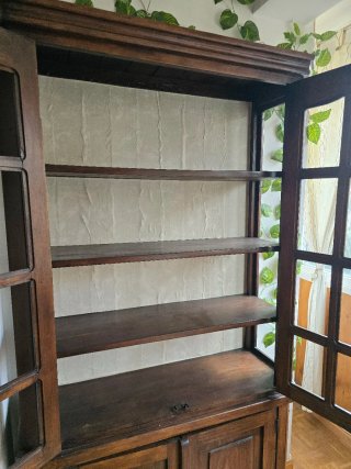 Alacena de madera maciza