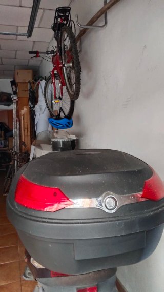 Cajón Baúl Moto Scooter Negro Rojo