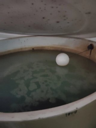 Depósito agua 1900L buen estado