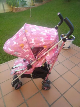 Silla de paseo Cosatto rosa unicornios