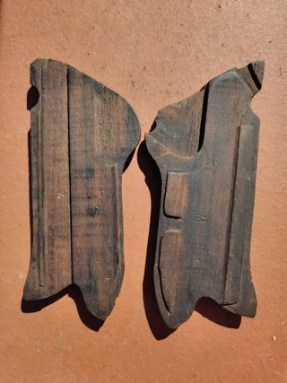 Guancette Luger P08 in legno
