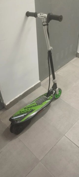 Patinete Kawasaki Eléctrico Verde