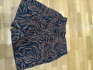 Pantalón corto estampado cebra