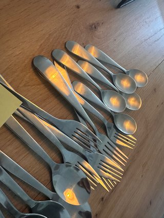 Set de cubiertos: cucharas, tenedores y más