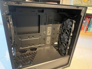 Torre PC con Refrigeración Líquida Cooler Master.