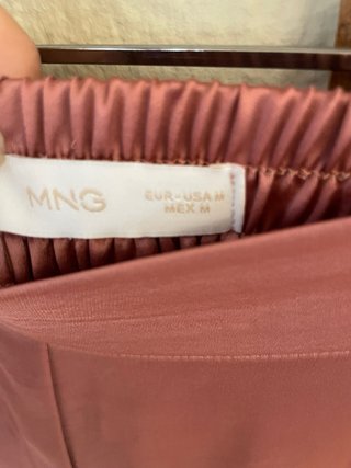 Pantalones rosa satinados