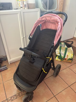 Carro Kinderkraft Rosa y Negro RINE+