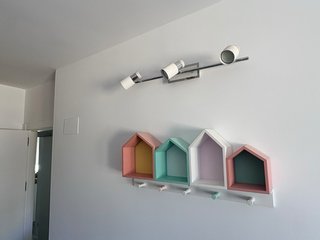 Perchero infantil casitas de colores