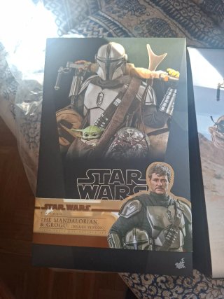 Hot Toys The Mandalorian & Grogu Deluxe