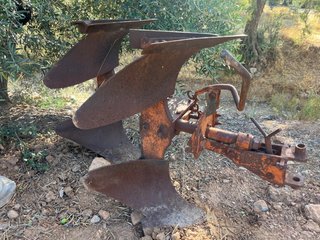 Arado vertedera para Pasquali/tractor