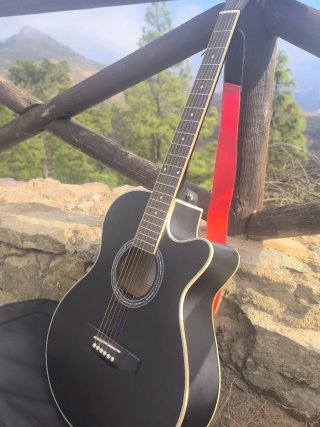 Guitarra Admira Negra