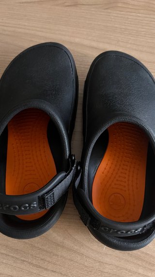 Crocs negros
