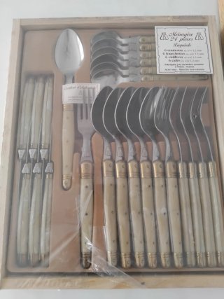 Cubertería Laguiole 12 pax